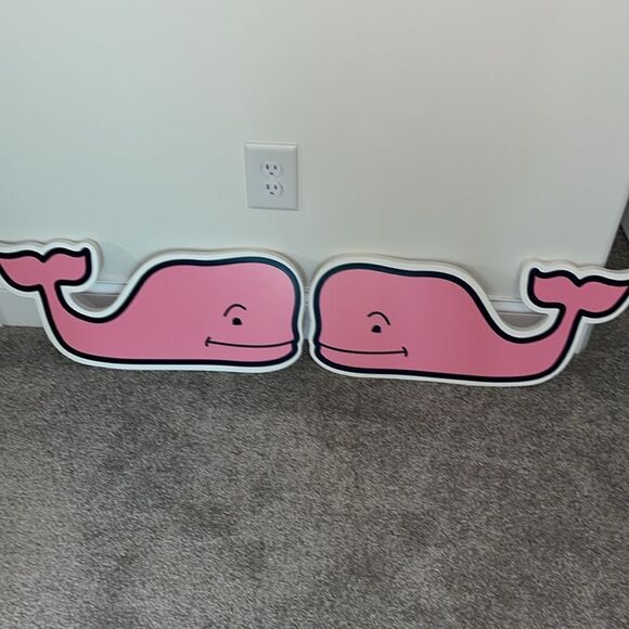 Vineyard Vines wooden Pink Whale display store decorative sign - Picture 1 of 6
